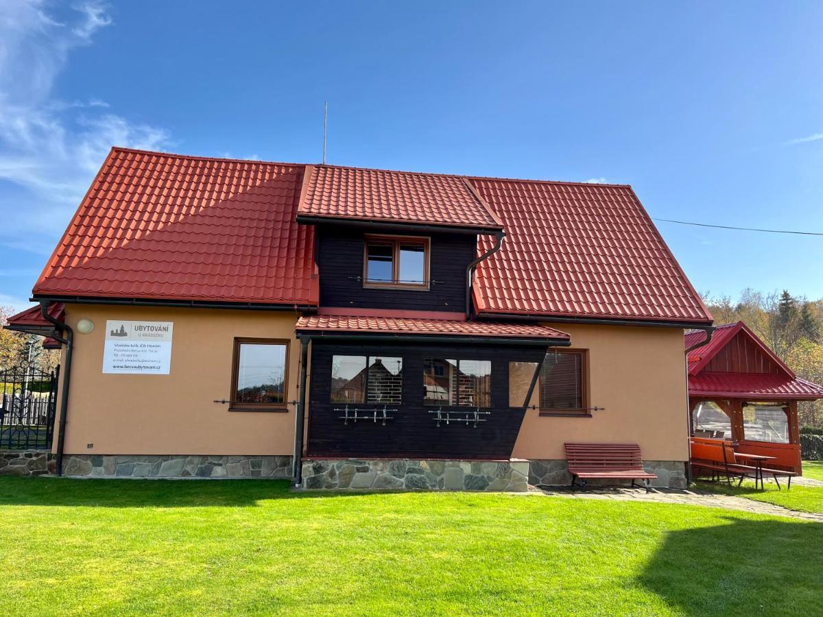 Ubytovani U Hradecku Prostredni Becva Luaran gambar