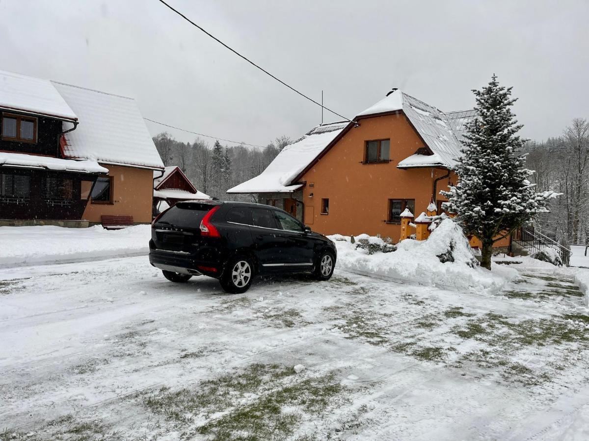 Ubytovani U Hradecku Prostredni Becva Luaran gambar