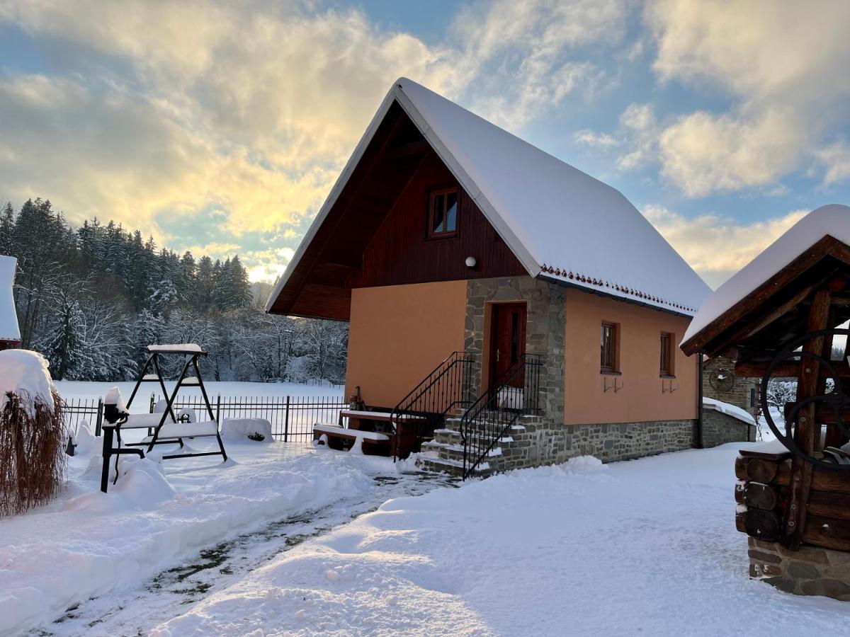 Ubytovani U Hradecku Prostredni Becva Luaran gambar