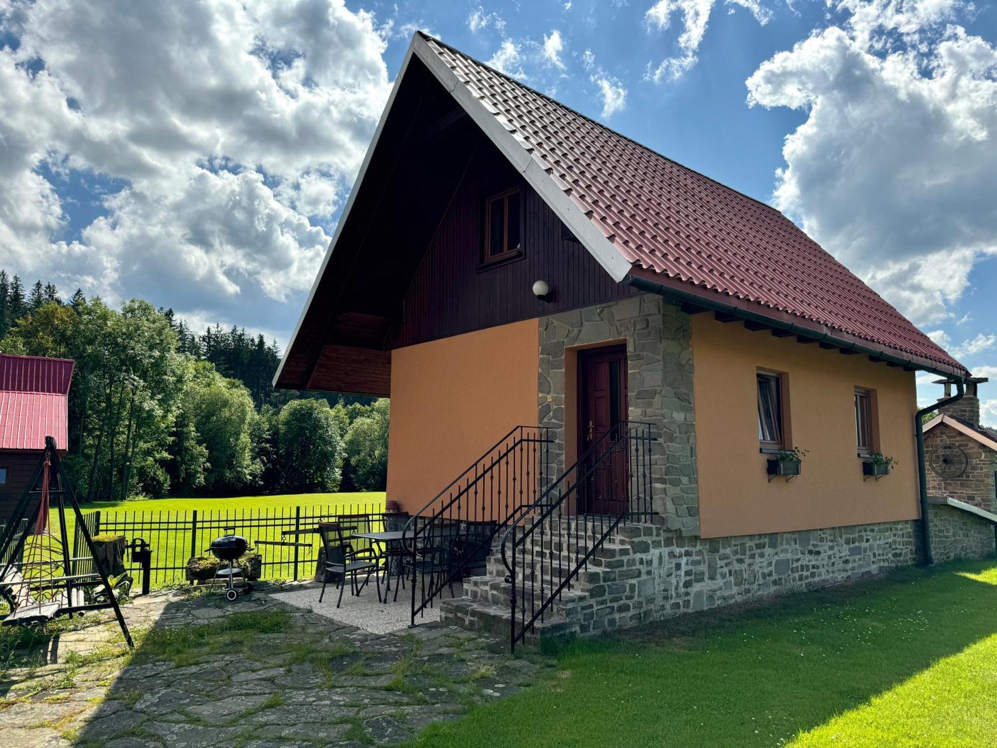Ubytovani U Hradecku Prostredni Becva Luaran gambar